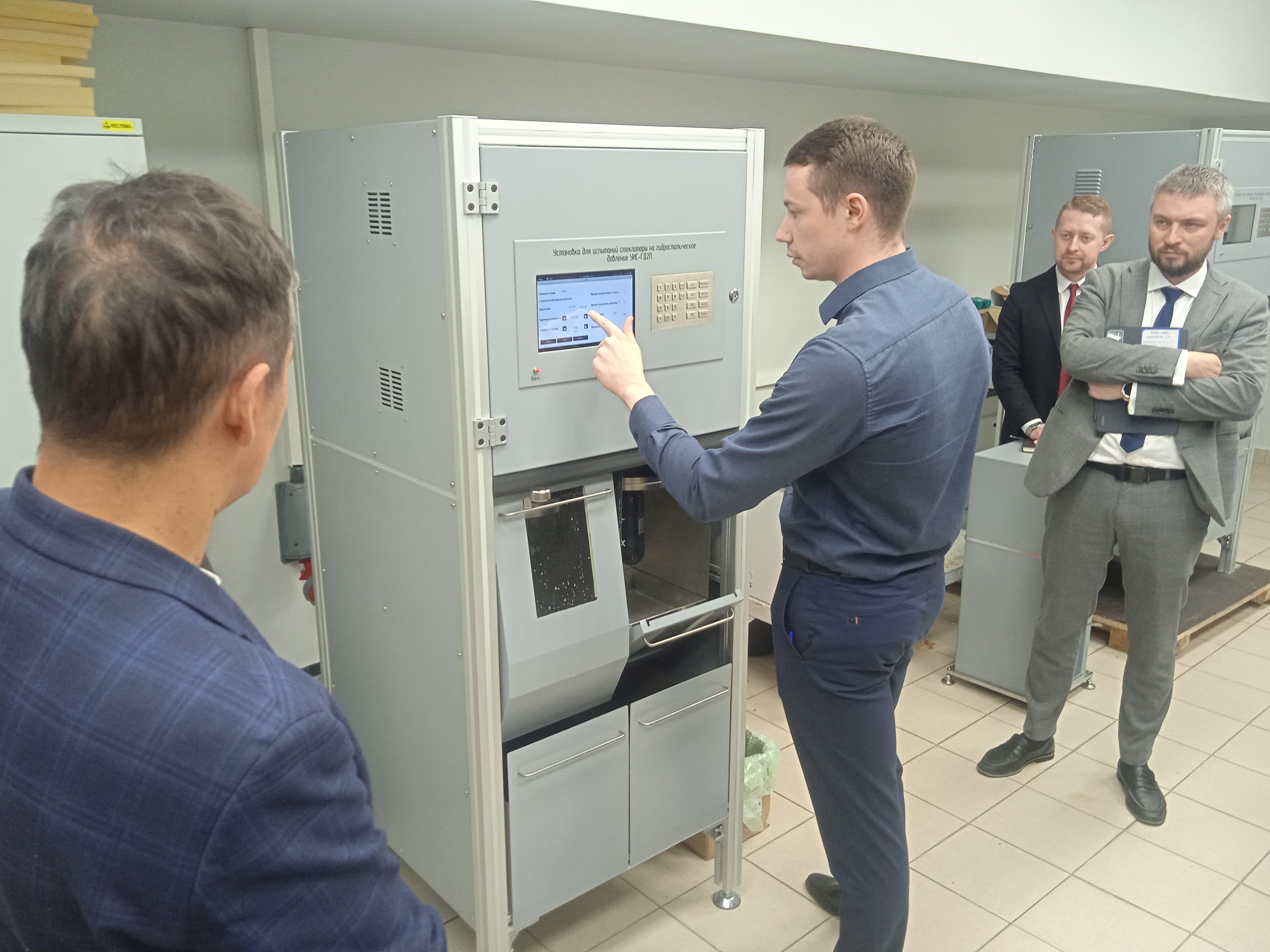 Представители ООО «Русджам Стеклотара Холдинг» посетили с рабочим визитом «Завод микроэлектронных технологий»
